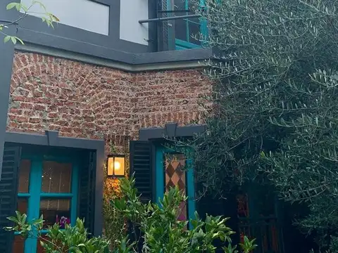 Casa 7 ambientes con 2 baños