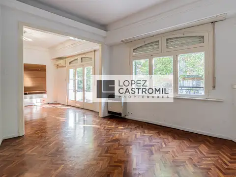 IMPECABLE PISO! BALCÓN CON VISTA A LA COPA DE LOS ÁRBOLES! Todo luz y sol! Baulera! Bajas expensas! ÚNICO! OPORT