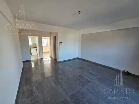 Departamento en Alquiler en Jose Leon Suarez, $ 590.000