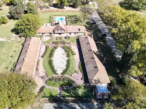 ALMAHUÈ Pilar.  Derqui al 2500