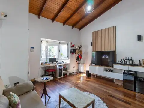 Casa venta La Plata. 3 dormitorios, parque, pileta