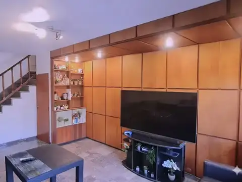 Depto Tipo Casa en Venta con 1 cocheras