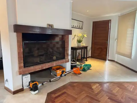 Casa en Venta en Villa Parque Sicardi, USD 230.000