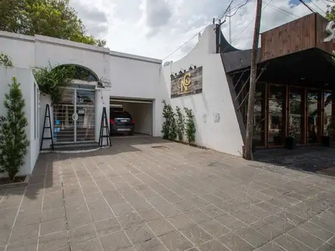 SE VENDE CASA DENTRO DE LOS BULEVARES