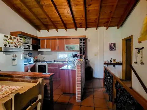 VENTA PH 4 AMBIENTES REFACCIONADO CON TERRAZA