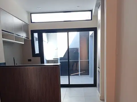 Depto Tipo Casa en Alquiler en Vicente López Vías / Río, $ 1.800.000