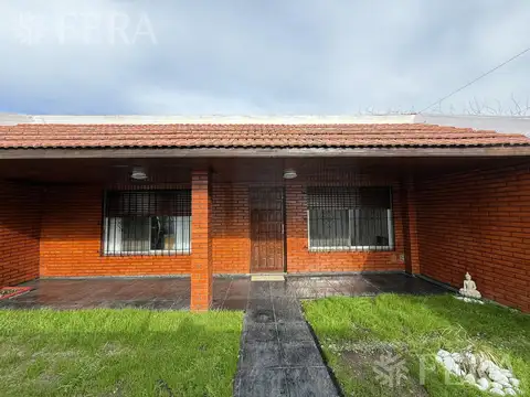 Depto Tipo Casa en Venta en Bernal Oeste, USD 70.000