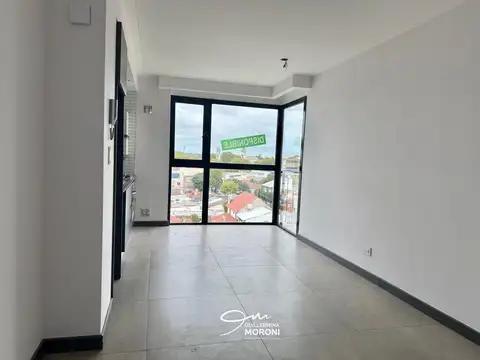 Departamento de tres ambientes a estrenar, al frente con balcón y espacio de cochera, Av. Paso 3500, San José