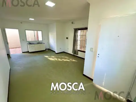 Casa 2 ambientes con 1 baño