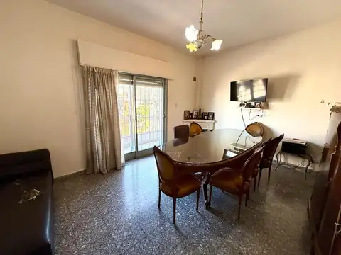 Depto Tipo Casa 6 ambientes con 2 baños