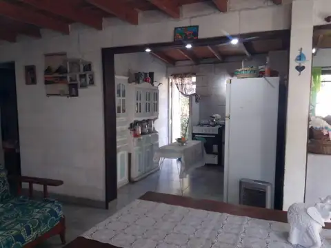 Casa 2 ambientes con 1 baño