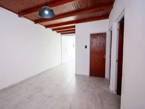 Casa Refaccionada a Estrenar 2 dorm, cochera-patio