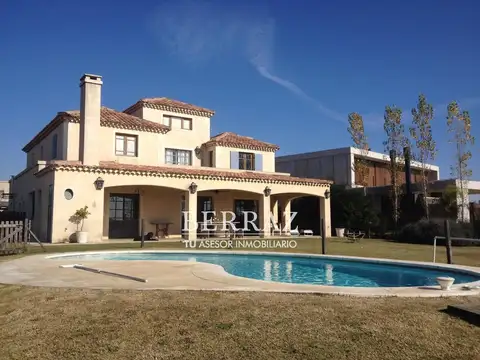 Casa 6 ambientes con 3 baños