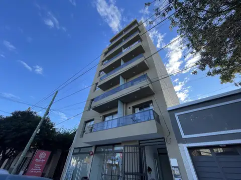 ¡Alquiler! Dpto. en Alta Córdoba - 1 dormitorio ¡Con balcón y terraza con asadores y pileta!