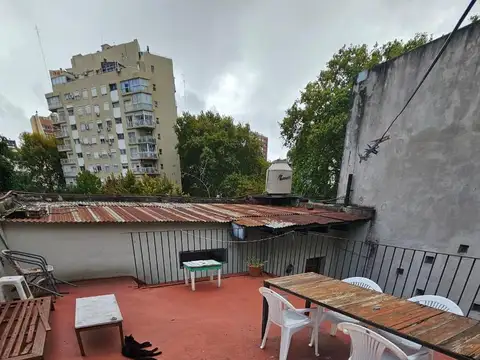 Venta Casa a reciclar en  Almagro lote propio