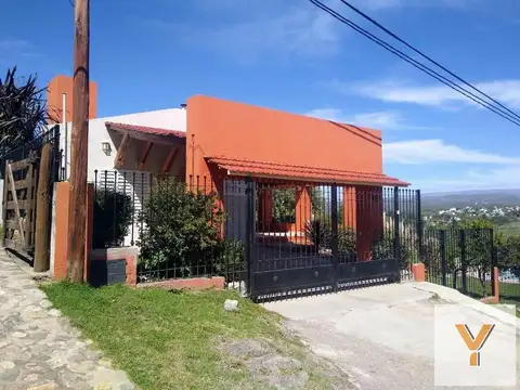 Casa en Venta con 2 cocheras