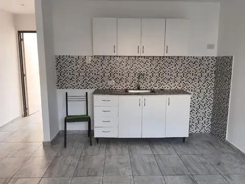 Departamento de 2 Ambientes con Vista al Frente Colón 474, "7", 1° Piso por escalera Avellaneda