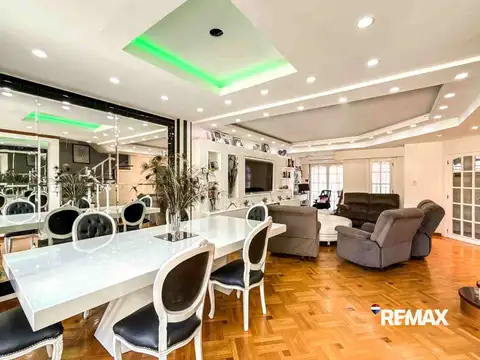 Casa 6 ambientes con 4 baños