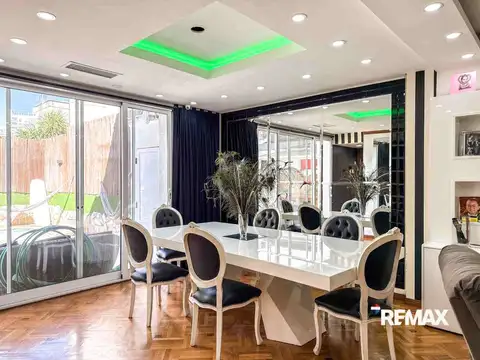 Casa en Venta con 4 cocheras