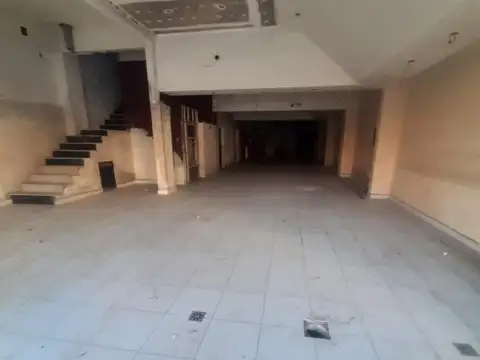 Local de 5 pisos - Zona Centro - Villa Gesell