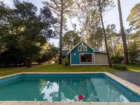 Casa en Venta en Carilo, USD 195.000
