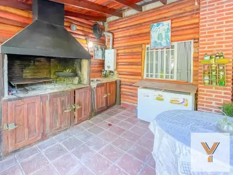 Casa 5 ambientes con 2 baños