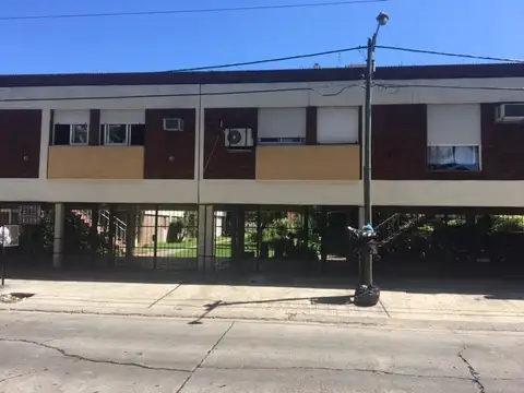 departamento de 3 ambientes con cochera barrio Parque Bernal