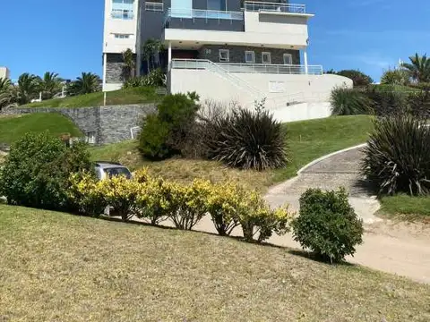 En Cariló | Casa Nogal -Diseño vanguardista y funcional-