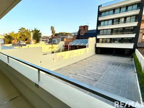 BARRIO NAON VENTA 3 AMB 93 M2 PISO ESTRENAR CATEG.