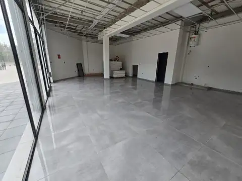 Local en Alquiler Via Púb.