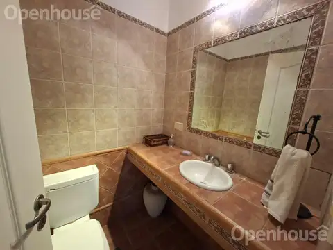 Venta Casa en 2 plantas lote central en Barrio Las Condes Pilar