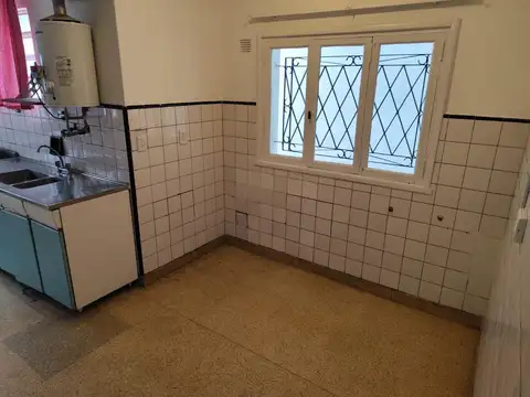 Depto Tipo Casa en Alquiler en Liniers, $ 1.400.000
