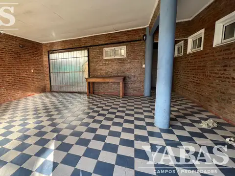 Casa 7 ambientes con 2 baños