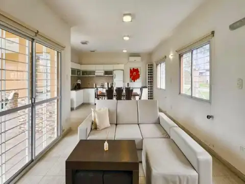 Casa en Alquiler en Punta Chacra, $ 1.000.000