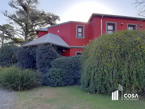 Casa en Venta con 4 cocheras