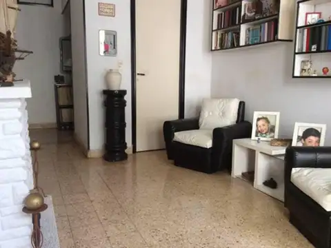 Depto Tipo Casa en Venta de 5 ambientes