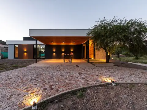 Casa en Venta en Juana Koslay, USD 285.000