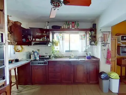 Casa más Departamento  - Lote 10 x 60 - La Plata