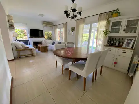 Casa en Venta con 1 cochera