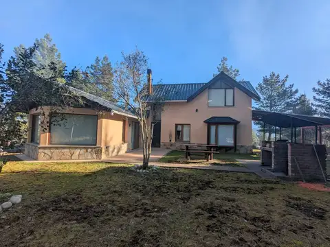 Casa 5 ambientes con 2 baños