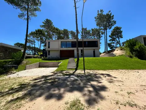 de las tres carabelas 2400, Piso 1