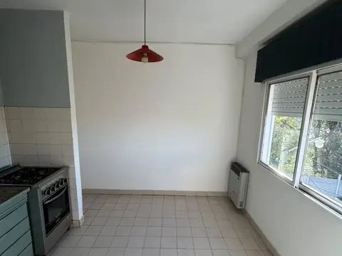 Spadaccini 1700, Piso 1