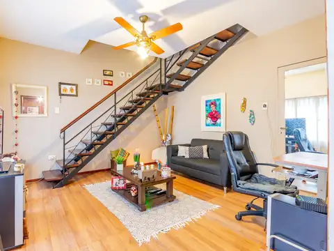 VENTA- Casa 3 Dormitorios más 1 Comodín en Barrio Luis Agote, Rosario.