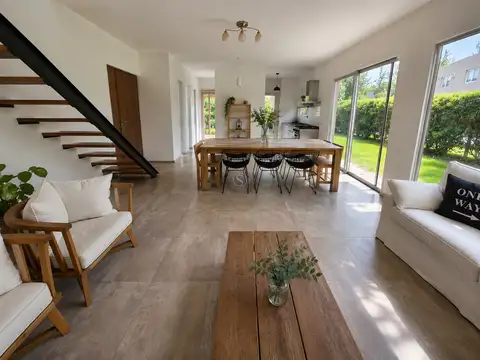 Casa a la Venta en Los Robles, La Cañada de Pilar 100