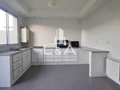 Casa 3 ambientes con 2 baños