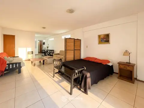 VENTA - Departamento monoambiente divisible con balcón-terraza. Martin, Rosario.