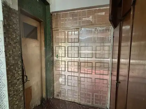 Avenida Tte Gral Juan Domingo Perón 2000