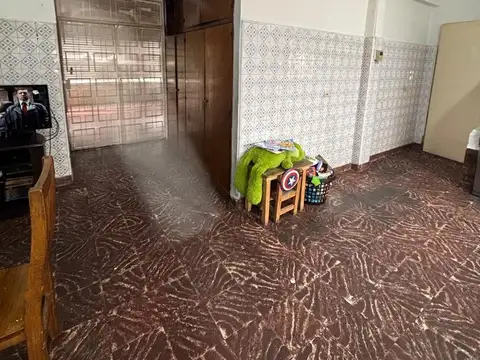 CASA VALENTIN ALSINA CON LOCAL + GALPON