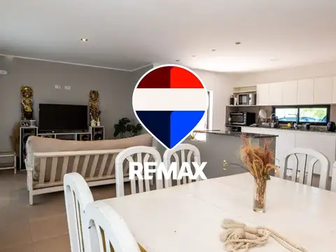 CASA VENTA O PERMUTA B° PRIVADO LA VERBENA
