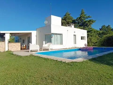VENTA CASA PILETA 5000mTERRENO EN RUTA C45